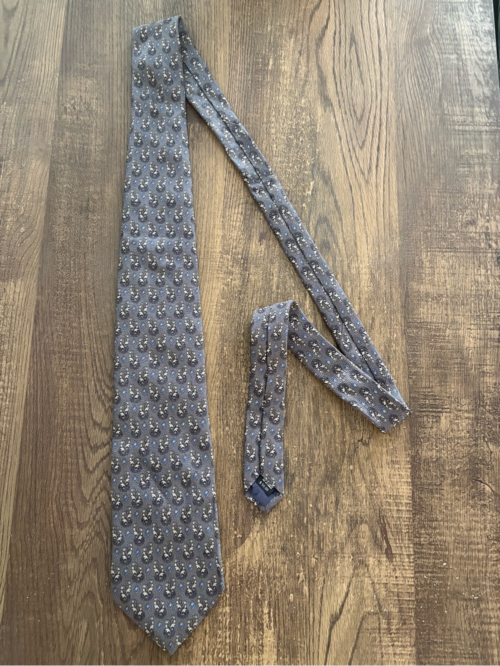 Dior Men's Grey Silk Tie with Subtle Pattern